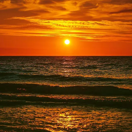 Atputas Komplekss Pazust Priedes - Sunrise House Tatil Evi *